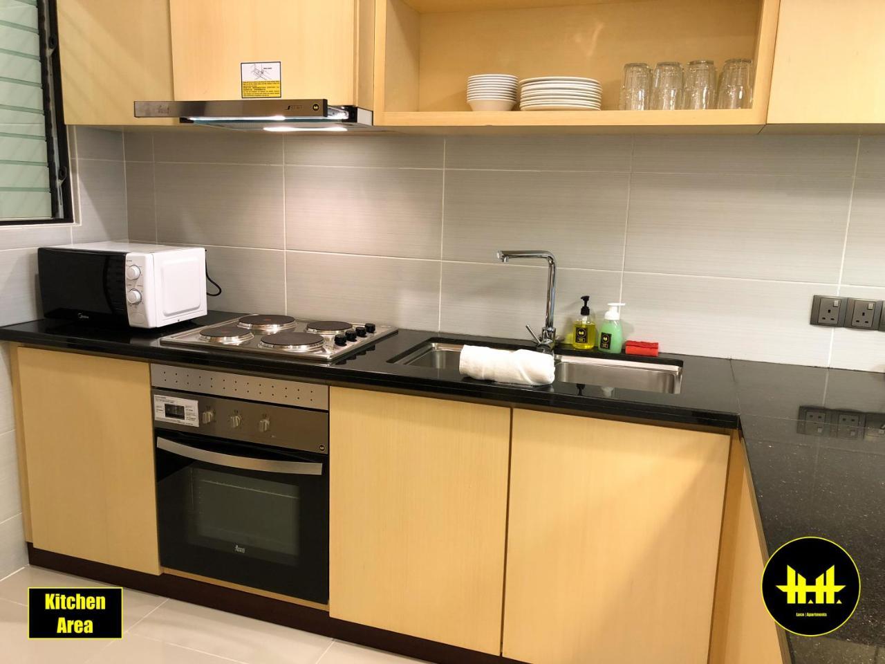 Luco Apartments @ Imperial Suites 쿠칭 외부 사진