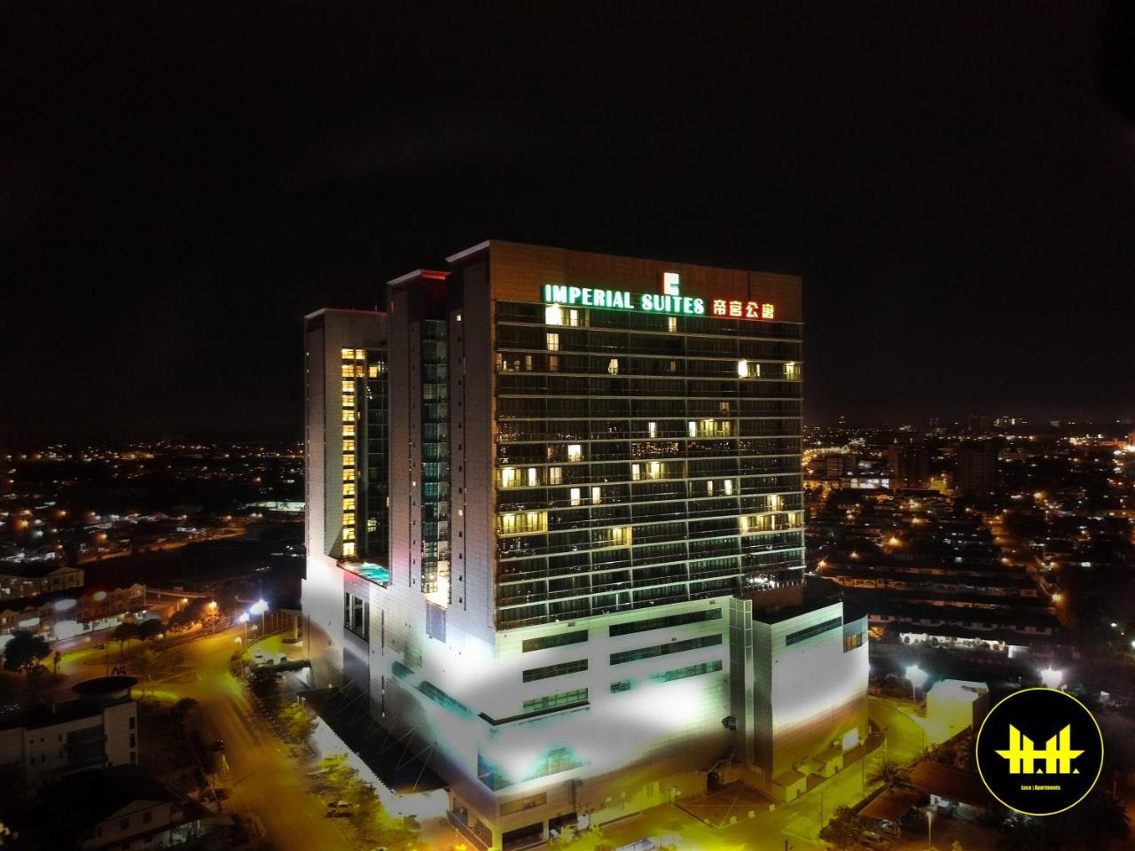 Luco Apartments @ Imperial Suites 쿠칭 외부 사진
