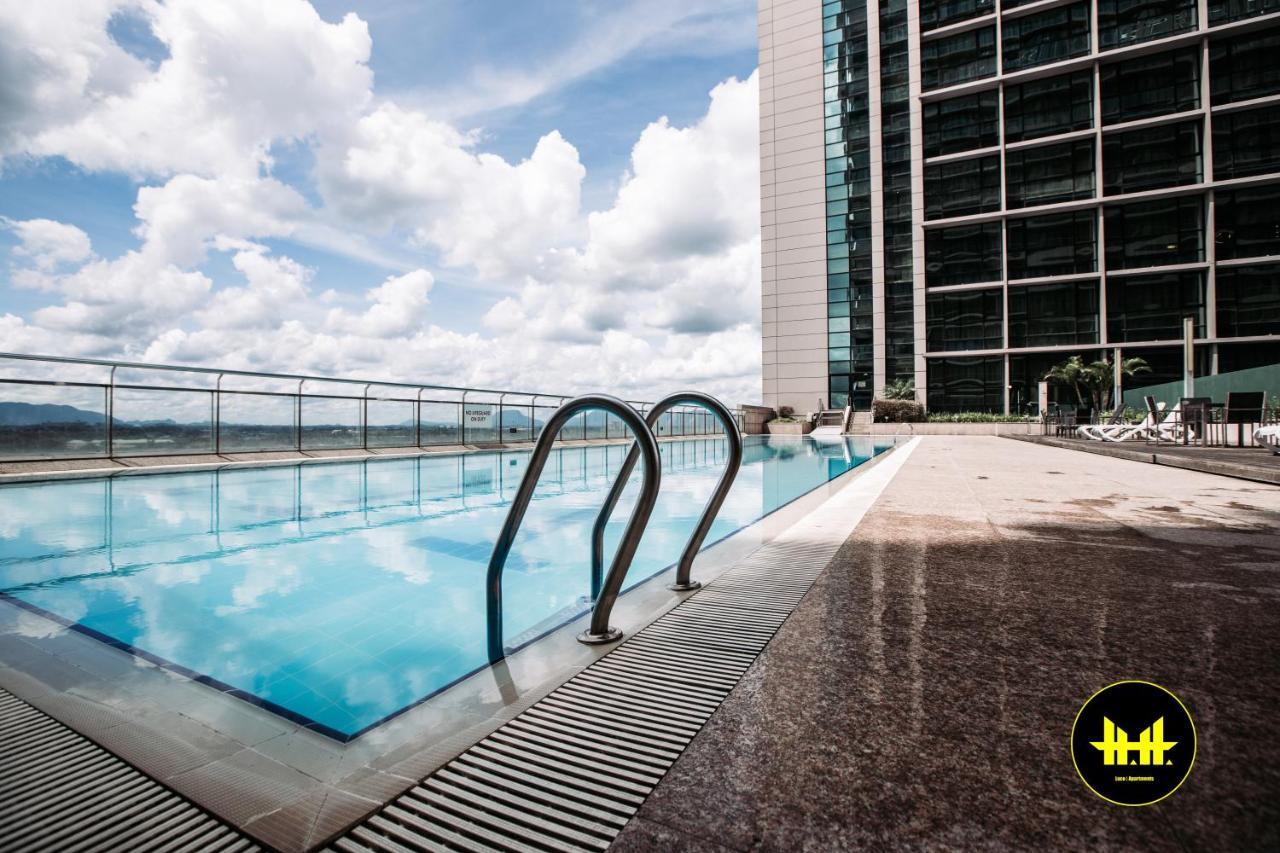 Luco Apartments @ Imperial Suites 쿠칭 외부 사진