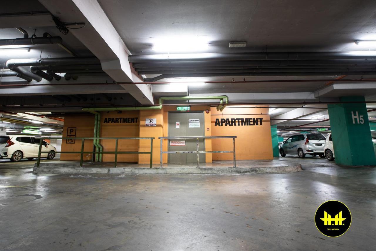 Luco Apartments @ Imperial Suites 쿠칭 외부 사진
