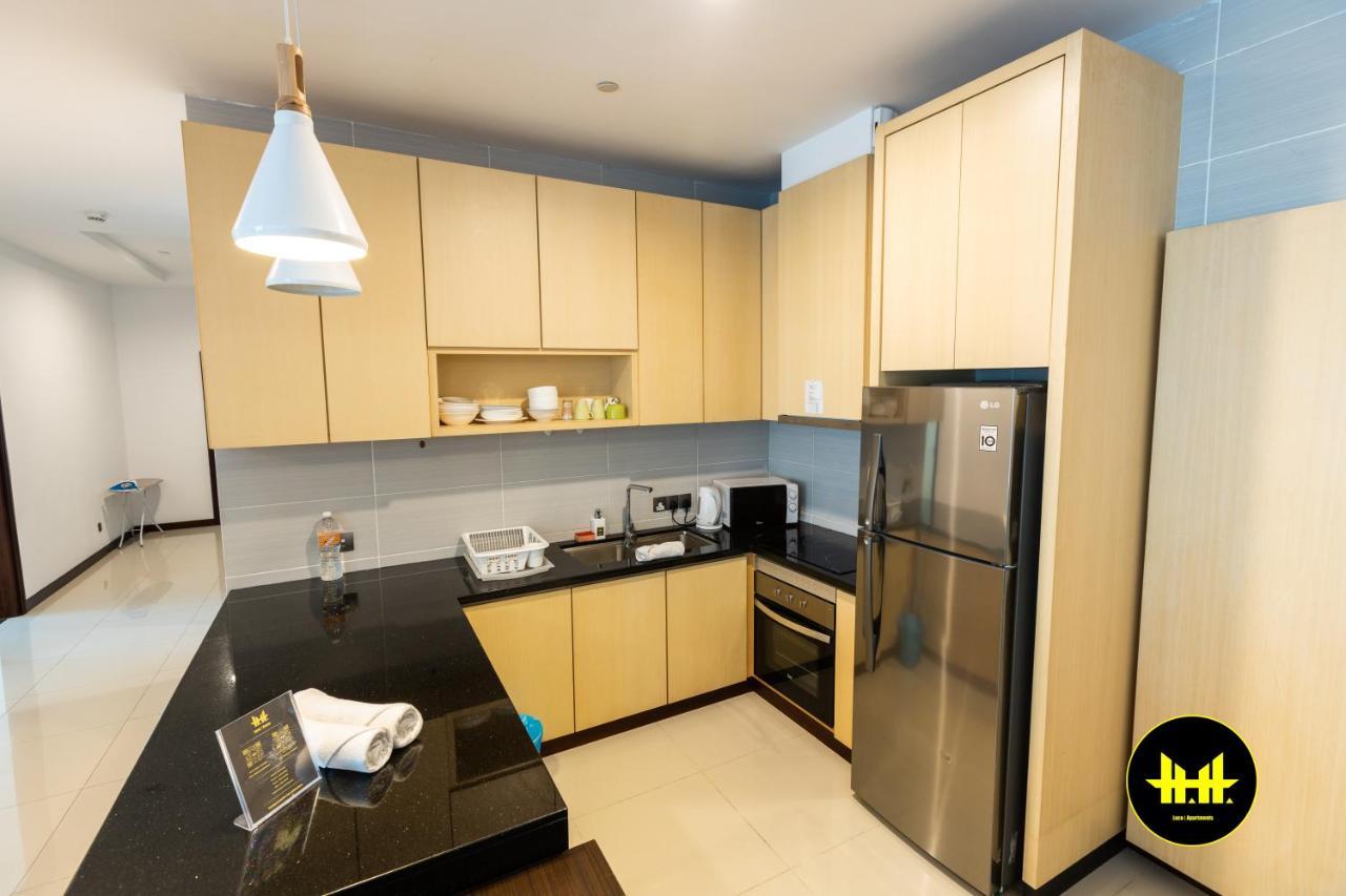 Luco Apartments @ Imperial Suites 쿠칭 외부 사진