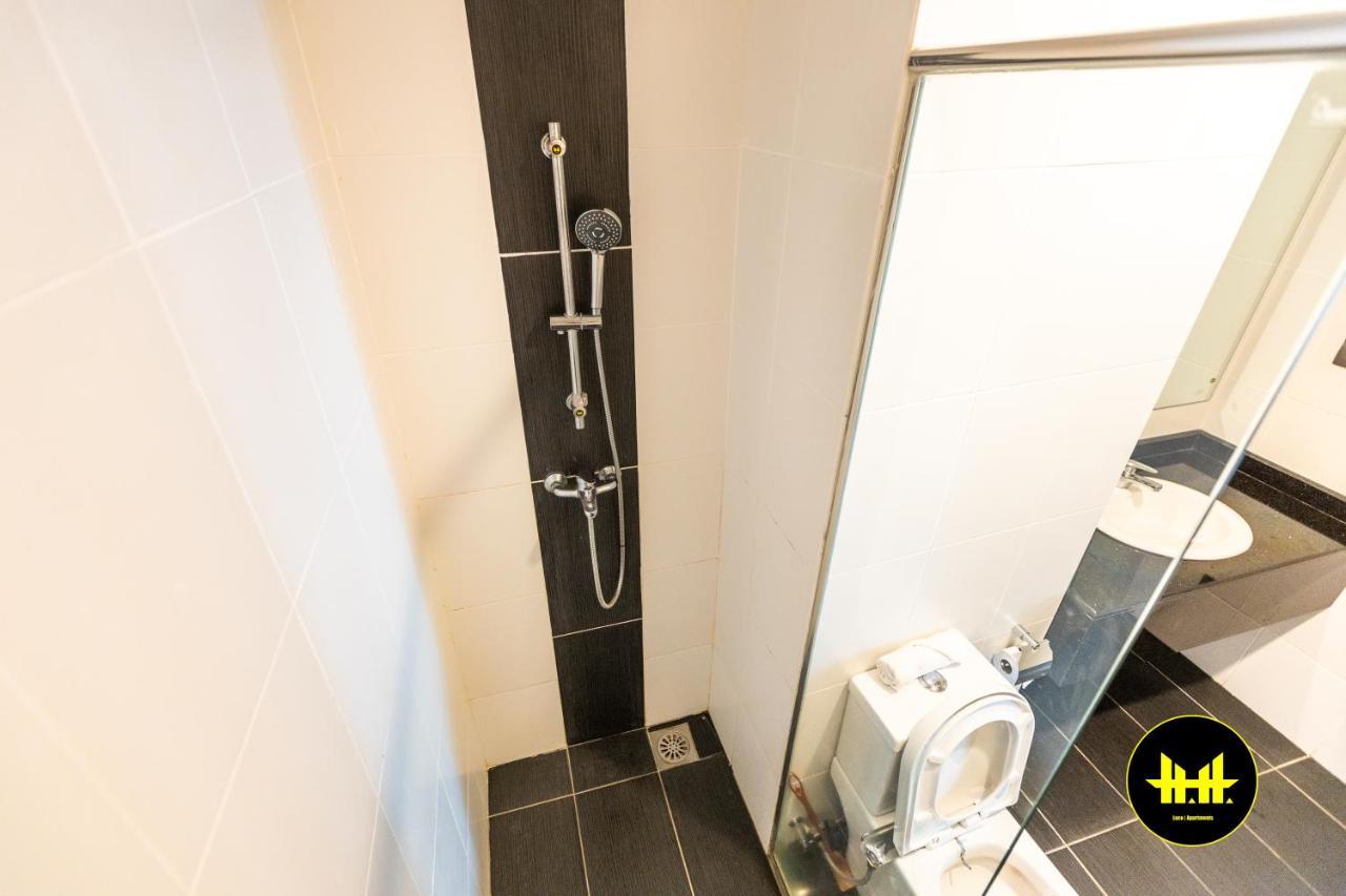 Luco Apartments @ Imperial Suites 쿠칭 외부 사진