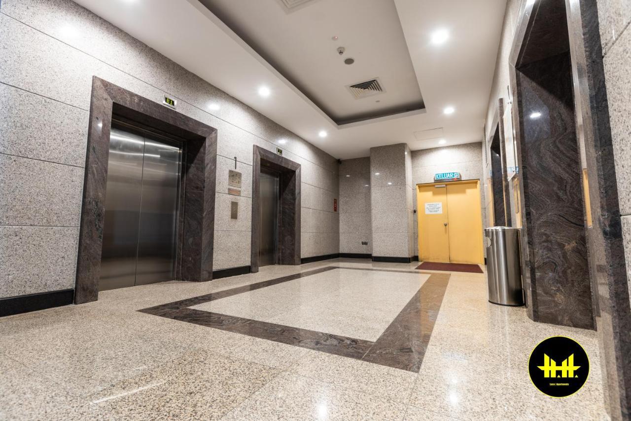 Luco Apartments @ Imperial Suites 쿠칭 외부 사진