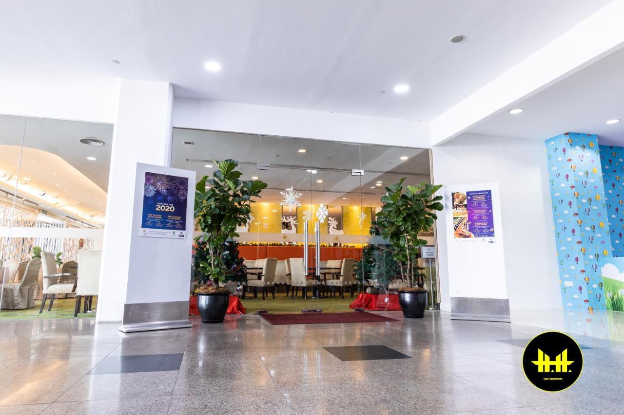 Luco Apartments @ Imperial Suites 쿠칭 외부 사진